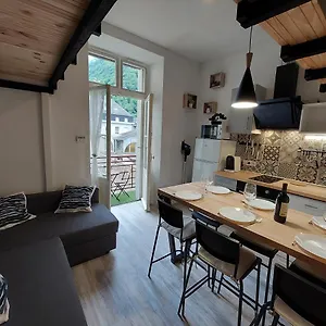 Mezzanine 6 Personnes Avec Balcon Vue Sur La Montagne , Cauterets France